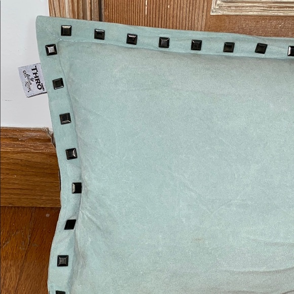 Rectangle throw pillow with stud details - Picture 3 of 3